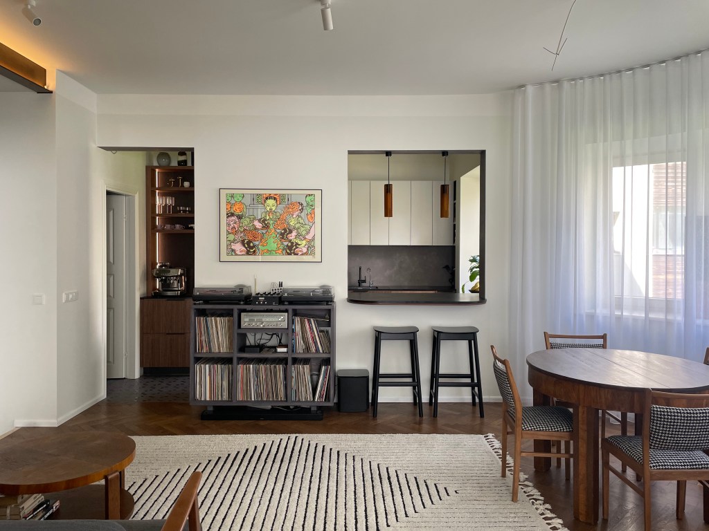 Funkstiilis kahekorruseline korter